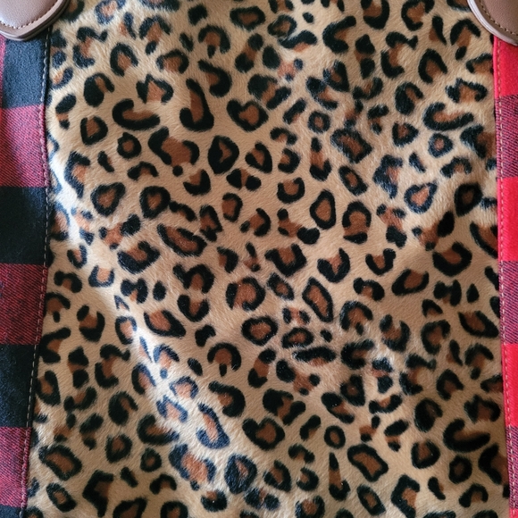 BUFFALO ANIMAL PRINT DUFFEL BAG✨️ - Picture 7 of 11